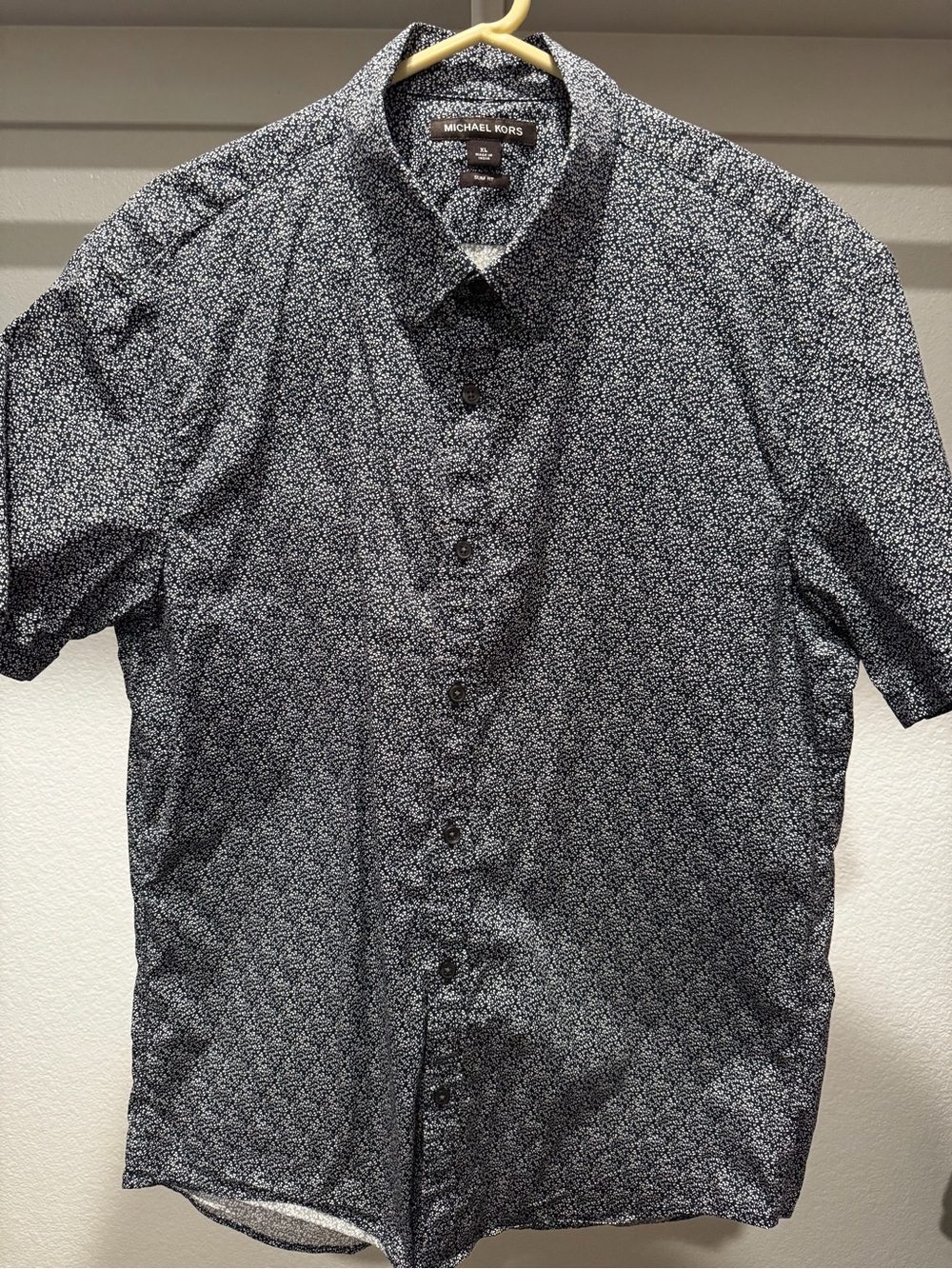 Michael Kors Men's Navy Micro-Pattern Short Sleeve Button-Down